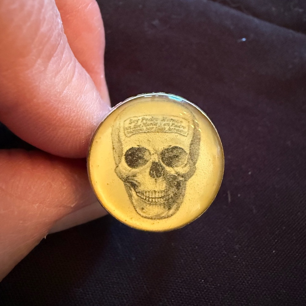 Skull costume jewelry won at a carnival! Vintage carny ring. Size around 8